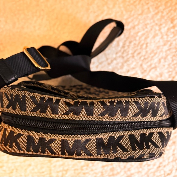 Michael Kors Black and Tan Logo Belt Bag - Picture 5 of 5